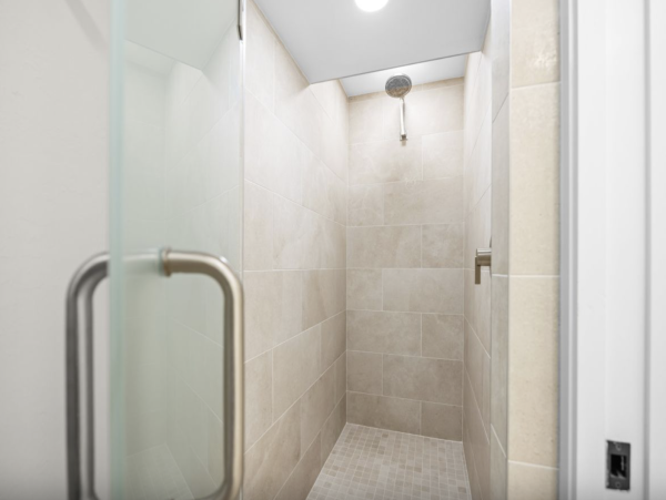 Intimate 4 unit beachfront complex